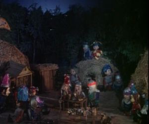 Beosweyne throws a party and everyone has fun