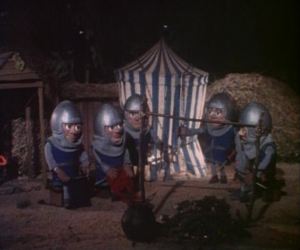 Beosweyne has halved the rations and made the men knit wooly socks